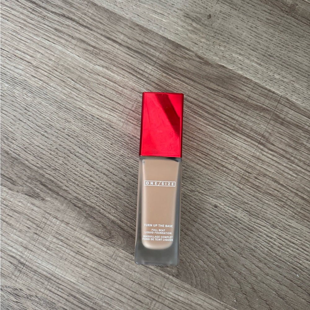ONE/SIZE Tan and Red Foundation Flawless Finish